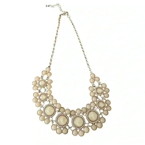 NWOT UNIQUE PINK CREAM AND GOLD NECKLACE - Picture 2 of 2